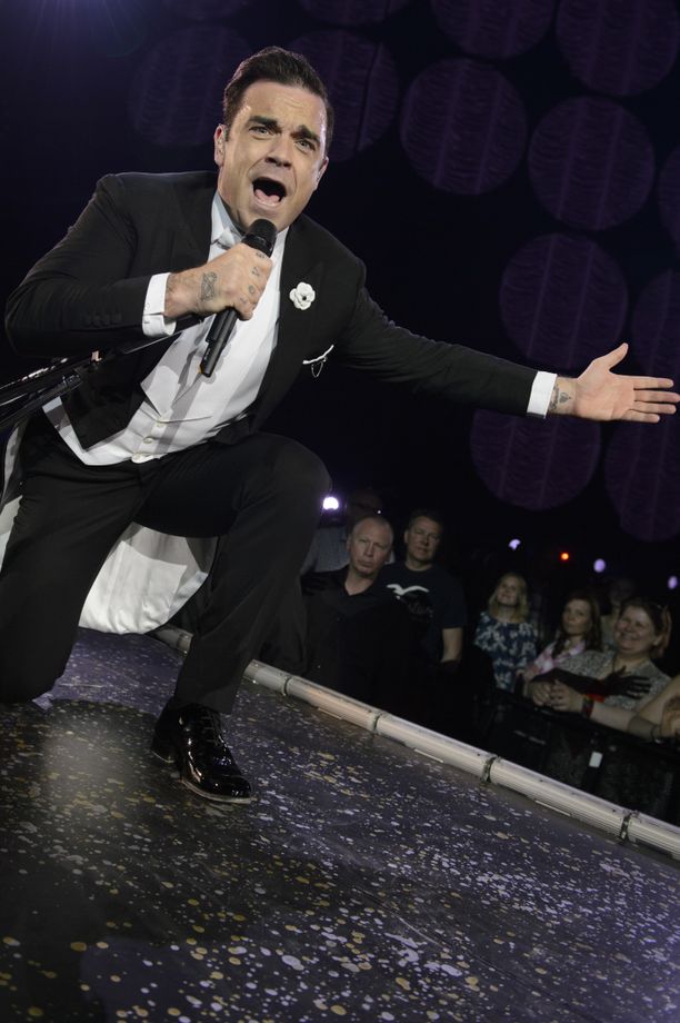Robbie Williams on esiintynyt aikaisemminkin Suomessa. Kuva Helsingin keikalta vuonna 2014.
