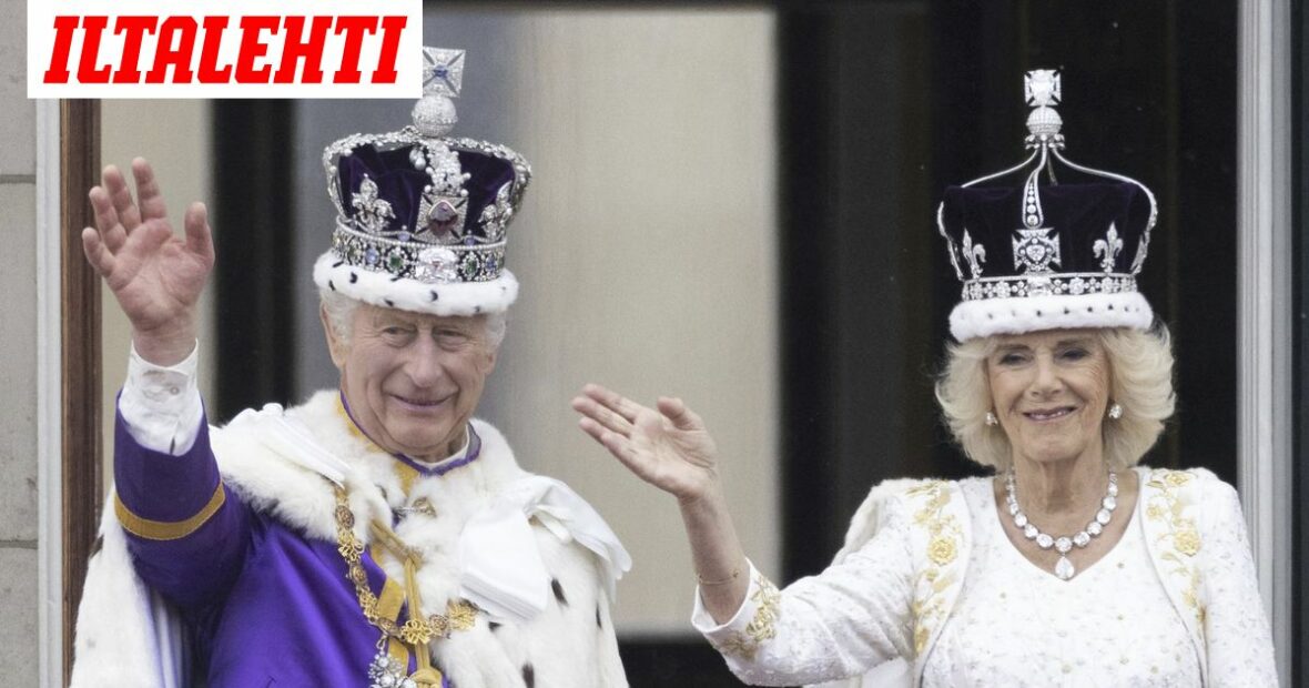 Britannian kuninkaal­lisista otettiin viralliset muotokuvat – Prinssi Harry jäi ulkopuolelle