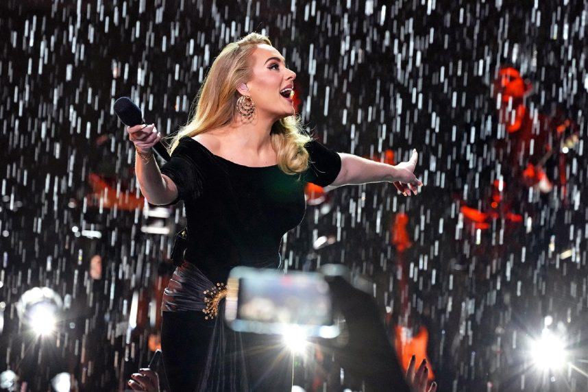 Adele Warns Las Vegas Fans: 'I'll F***ing Kill You' for Throwing Items on Stage