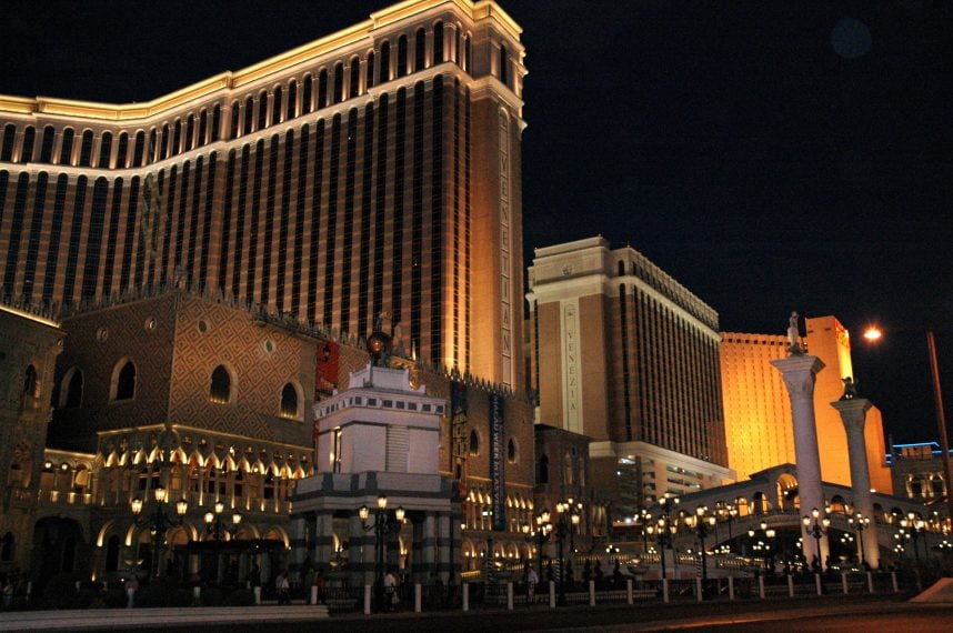 Venetian Las Vegas Debuts New Yahoo Sportsbook
