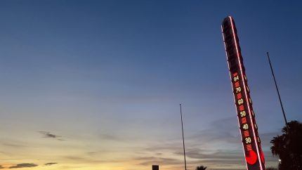 VEGAS MYTHS BUSTED: The 'World’s Tallest Thermometer'