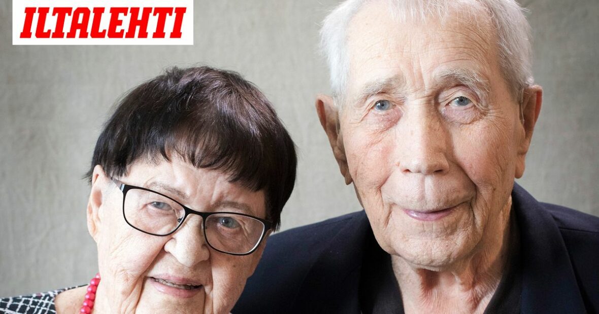 Toini ja Timo ovat olleet naimisissa 75 vuotta – Ihan kaikkeen ei viitsi enää puuttua