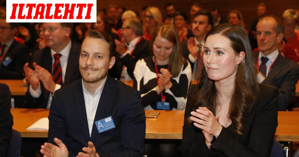 Markus Räikkönen julkaisi jouluisen kuvan Sanna Marinin kanssa – "Perhejoulu"