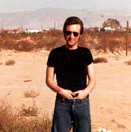 The Las Vegas Visit that Nearly Ended John Lennon’s Career