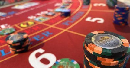 Mohegan Sun Baccarat Dealer Allegedly Stacked the Deck in $124K Scam