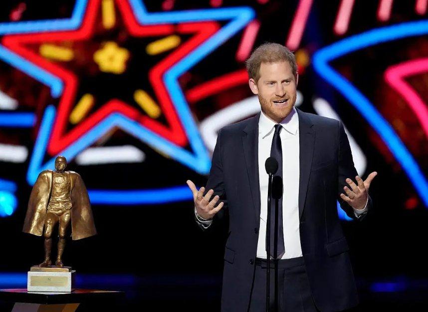 Prince Harry Shocks NFL Players by Appearing at Super Bowl Honors